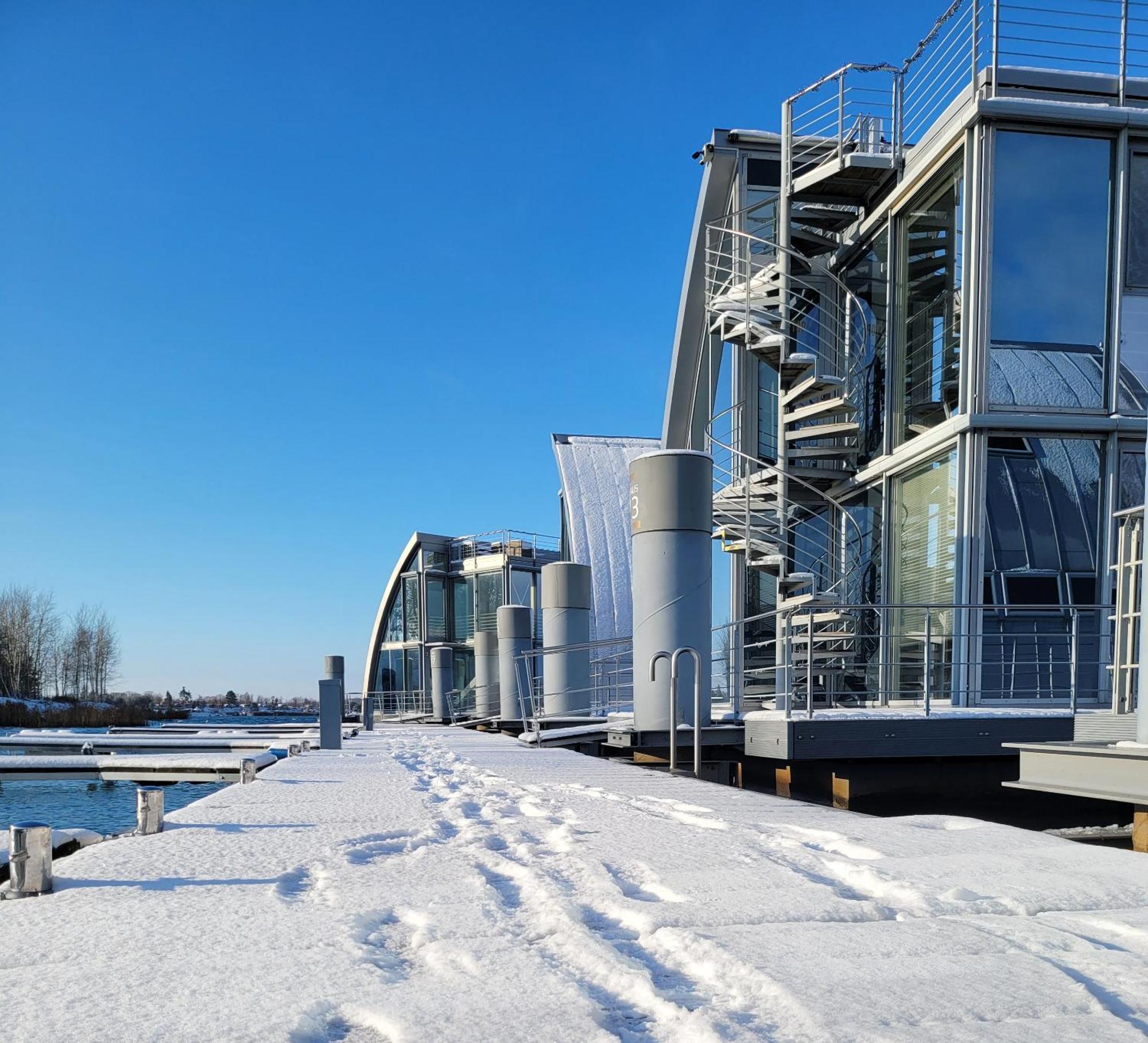 Schwimmende Ferienwohnung Sundowner Elsterheide Kültér fotó
